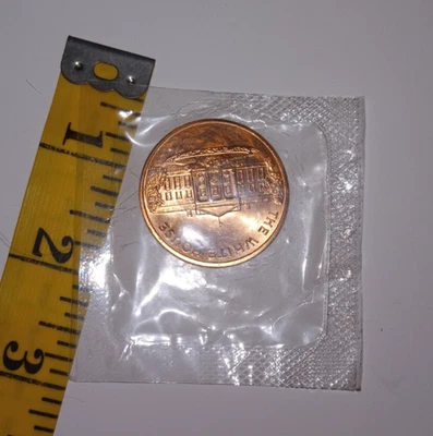 Uncirculated The White House Commemorative Coin Copper US Mint - Image 1 of 2