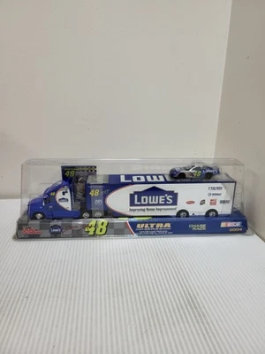 2004 NASCAR Racing Champions Brian Vickers #25 Rig GMAC 1:64 Scale Diecast Ultra - Image 1 of 2