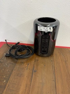 Apple Mac Pro 2013 - Intel Xeon 6-core 3.5GHz - D500 GPU - 64GB RAM - 1TB  - Picture 1 of 6