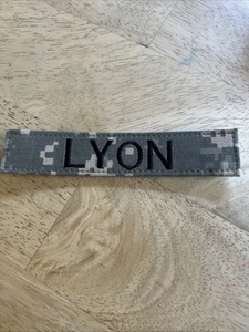 MILITARY PATCH Digital Camo HOOK AND LOOP ACU TAPE WITH NAME LYON - Picture 1 of 6