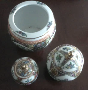3 VINTAGE CHINESE DECORATIVE ITEMS - Picture 1 of 11