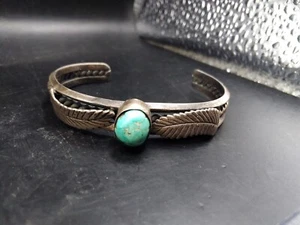 Vintage Silver Bangle Possibly Turquoise Navajo Style Unsigned Tested Approx 20g - Bild 1 von 7