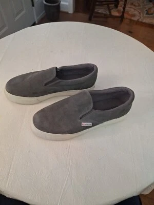 Superga Gris Gamuza Cuero Superior Sin Cordones Talla 39.5 EE. UU. 7 Hombres 8.5 Mujer Inmaculada Foto 1 de 4