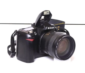 Nikon D70 Digital SLR Camera with AF-S Nikkor 18-70mm Lens and Battery Charger - Picture 1 of 11