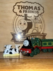 EMILY ARRABBIATA! THOMAS FRIENDS TRAIN DIECAST EMILY’S ADVENTURE TAKE N PLAY LONG - Foto 1 di 17