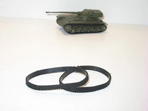 DINKY TOYS,  2 chenilles en caoutchouc souple pour char AMX 13 militaire - Picture 1 of 2