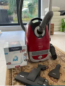 Miele Cat A Dog Turbo 5000 2200W Vacuum Cleaner Hoover + New Bag - Picture 1 of 1