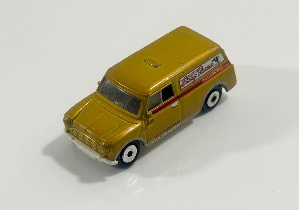 Matchbox 2006 Austin Mini Van -Dairy Farms Die-Cast - Image 1 of 4
