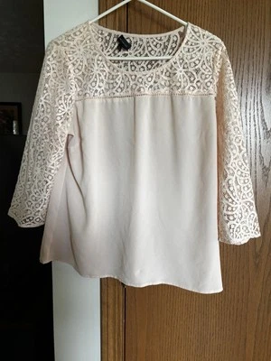 The Limited Women's Top Size Large Light  Peach With Lace3/4 Sleeve Shirt Nice - Image 1 of 4