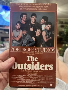 The Outsiders (VHS, 1991) Amazing Condition Tom Cruise,Matt Dillon,Rob Lowe - Picture 1 of 12
