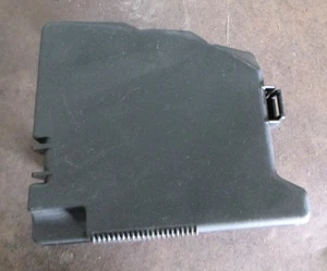 Ford Fiesta WT 6/10-7/13 Engine Bay Fuse Box Cover - Picture 1 of 2