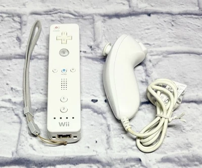 OEM Nintendo Wii Remote White RVL-003 with Nunchuck RVL-004 Tested Working VGC! - Image 1 of 2