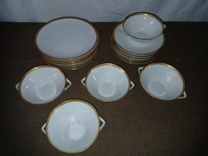 5 alte Suppentassen mit Untertasse und Teller Hutschenreuther Porzellan Goldrand - Picture 1 of 7