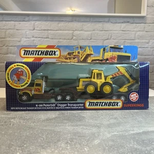 Camión y excavadora Matchbox Super Kings K-130 Peterbilt en remolque en caja - Imagen 1 de 8