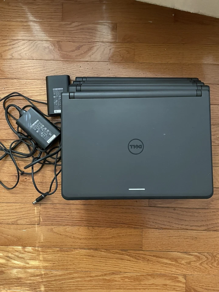 5x Laptop Dell Latitude 3340 con 10 cargadores 13,3" 4 GB RAM 320 GB Windows 10 Pro Foto 1 de 1