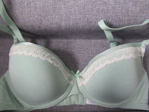 M & S Underwired lightly Padded Green Bra 32C - Picture 1 of 4