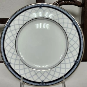 Royal Doulton Bone China COUNTESS Salad Plate Never Used BRAND NEW - Picture 1 of 3