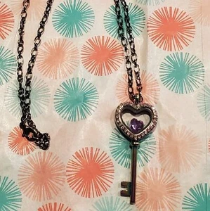 Key to My Heart Iridescent Locket w/ 1 Charm - Picture 1 of 2
