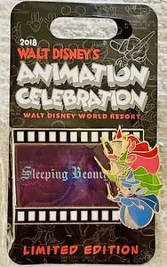 Spilla Walt Disney Animazione Celebrazione Bella Addormentata Fate Lenticolare LE MOC - Foto 1 di 1