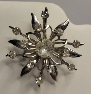 Vintage -Silver and Rhinestone Floral Pin-1.5 in - Picture 1 of 2