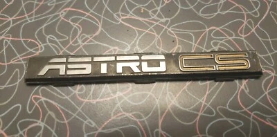 1990 - 1994 Chevrolet Astro CS painel emblema inserção placa de identificação emblema fabricante de equipamento original 90 91 92  - Imagem 1 de 4