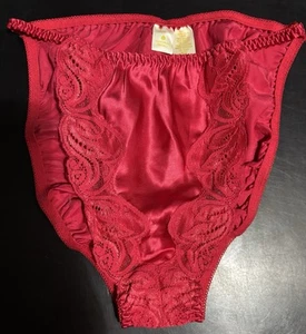 VINTAGE VICTORIA’S SECRET ROT STRING BIKINI HÖSCHEN SEIDE SEXY SISSY HOCH GESCHNITTEN GOLD LABEL - Bild 1 von 3