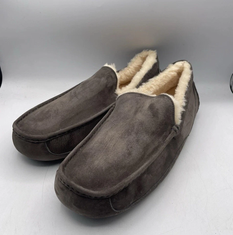 Zapatos UGG Gris Ascot Cuero Oveja Sin Cordones Zapatillas Mocasines Hombres EE. UU. Talla 17 Foto 1 de 4