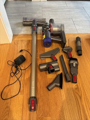 Dyson V8 Animal+ Cordless Vacuum Cleaner Purple Used - Good - Image 1 of 4