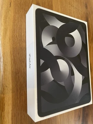 Apple iPad Air 5. Gen 64GB Wi-Fi Neu OVP Polarstern M1 2022 10.9 Zoll - Bild 1 von 4