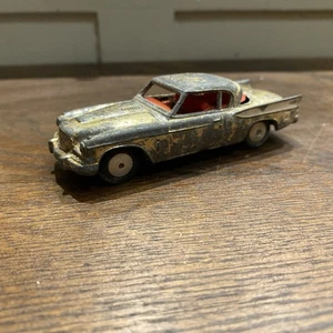 Corgi Toys 211S Studebaker Golden Hawk in silver-gold #940 - Picture 1 of 13