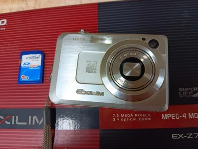 Casio EXILIM ZOOM EX-Z750 7.2MP Digital Camera with Charger- Silver - Image 1 of 4