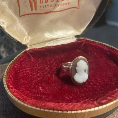 Antique 10K Rose Gold Sardonyx Hard Stone & Carnelian Cameo Ring Size 8.5 7 Gram - Image 1 of 4