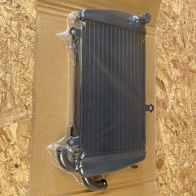 Refrigerador radiador derecho apto para Honda Goldwing F6B GL1800B 2013-2017 2016 Foto 1 de 4