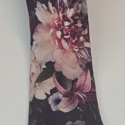 Corbata Y2K Unisex Express Gris y Rosa Floral Rara Ajustada 2.75" Viscosa 58" Largo Foto 1 de 4