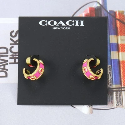 Новый с Ярлыками тренер привязанный C мел розовый эмаль Huggie серьги золотой тон - Изображение 1 из 4