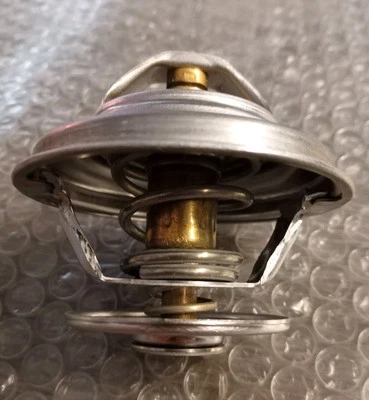 51.06402.0061 TERMOSTATO DELL'ACQUA DEL RAFFREDDAMENTO 79° ORIGINALE MAN - Immagine 1 di 4