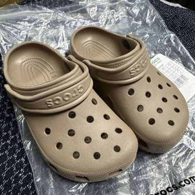 Zueco Crocs Classic Marrón Latte Marrón J1 Foto 1 de 4