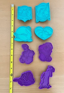 Tagliabiscotti in plastica Disney Wilton Swan Princess gobbo Notre Dame anni 90 - Foto 1 di 2