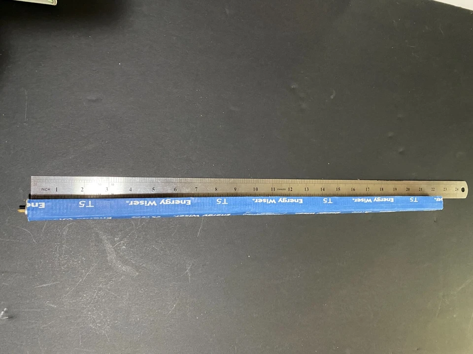 Bulbrite 519143 F14T5/865 Fluorescent Bulb 14W T5 2-Pin Frost 6500K Daylight - Image 1 of 4