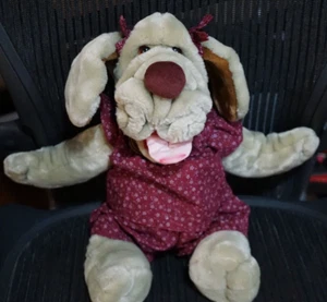 Vintage Wrinkles The Dog Plush Girl Hand Puppet (Ganz Bros, 1981) - Foto 1 di 13