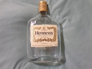 Empty Hennessy Very Special Cognac 375 mL Glass Bottle w/cap - Picture 1 of 2