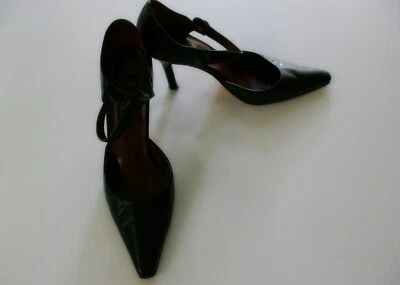 Zapatos Carlos Falchi Negro Tacón Alto Punta Punta Cierre Botón Talla 6 1/2B Foto 1 de 4