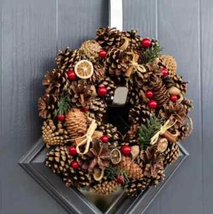 Corona Puerta Navidad Decoración Rústica Artificial Estrellas Piñas Exterior 30cm - Imagen 1 de 24