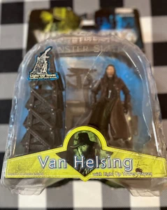 Van Helsing Monster Slayer Van Helsing mit Leuchtturm Spielset - Bild 1 von 3