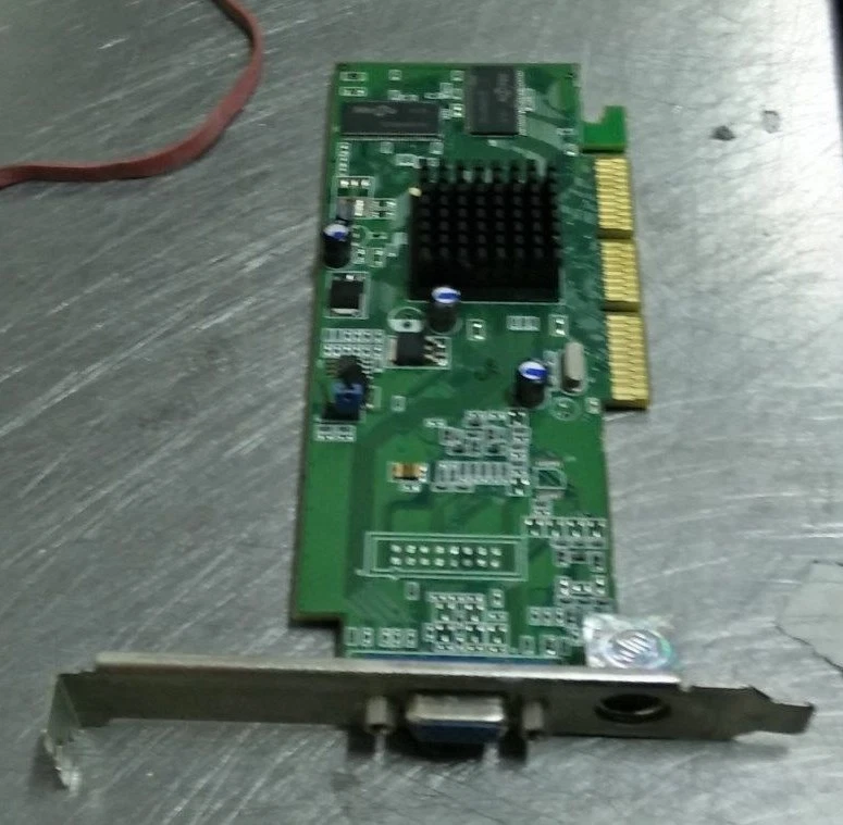 Sapphire ATI Radeon 7000 64MB DDR VGA / TV OUT AGP Graphics Card - Image 1 of 1