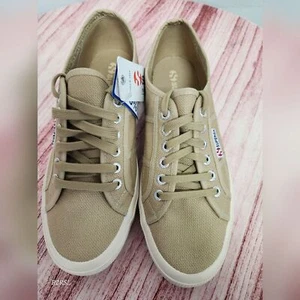 Superga Sneakers NWT Unisex mens 8 women's 9.5 - Picture 1 of 9