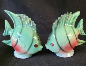 Vtg Japan Green & Red Angel Fish Salt & Pepper Shakers w/ Cork Stoppers~Flaw! - Picture 1 of 9