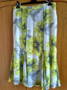 Maxi-Rock in Gr. 42 (UK- 14) von M&S, weiß / gelb / grau, Blumenmuster, NEU - Bild 1 von 11