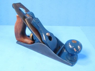 Zenith 2C corrugated wood plane made by Sargent w/ side rail chip & blue paint - Image 1 of 4