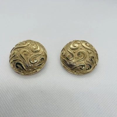 Pendientes de clip vintage Pierre Lang “PL” tono dorado austriaco abovedado remolino 1,34” Foto 1 de 4